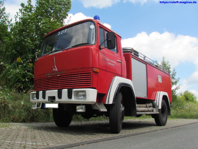 TLF 8/18 Blick von vorne - Fahrerseite